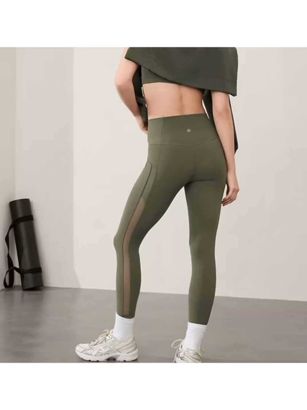 Athleta M Salutation Stash Mesh 7/8 Tight Moss Mesh Medium